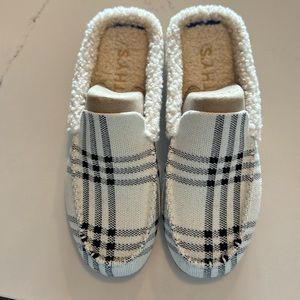 Rothy’s slippers new with box and tags Wm’s 7